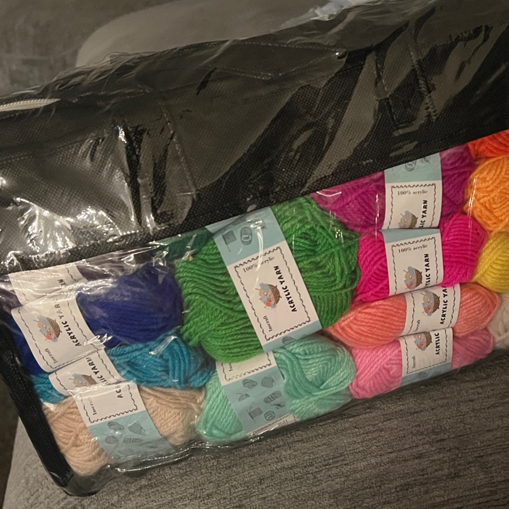 Colorful Yarn Set - Picture 2 of 2